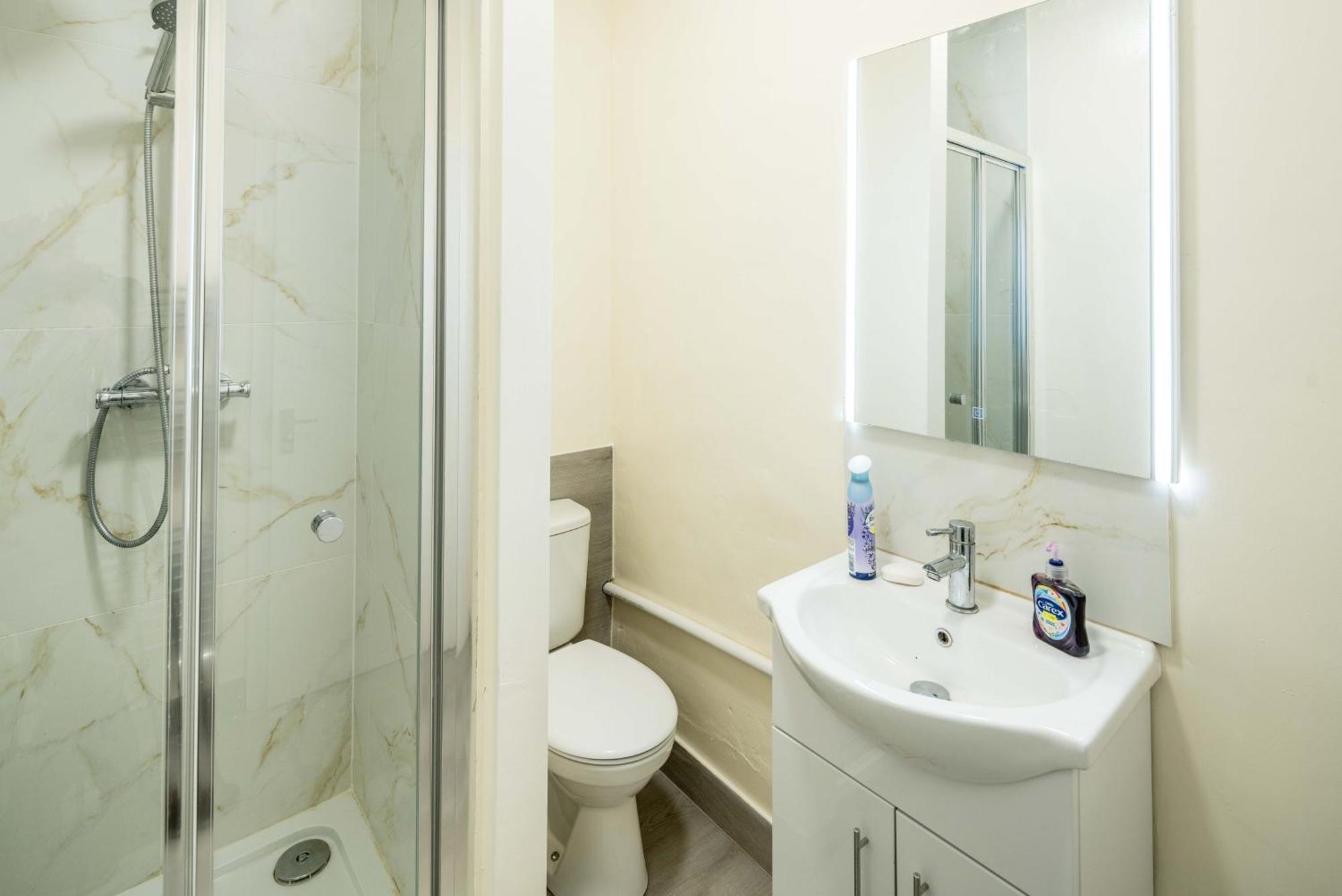 Free Parking, 2 Beds,Close To Train Station Bedford Luaran gambar